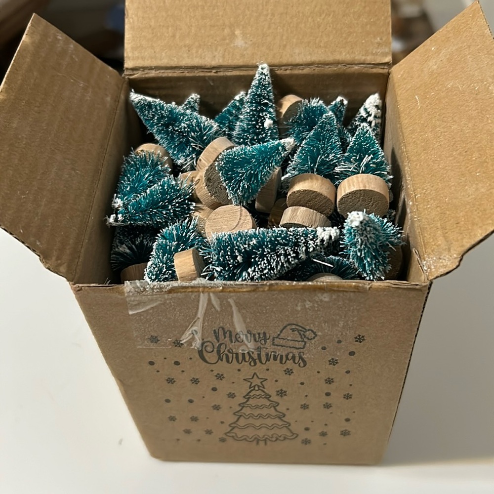 Mini trees - Picture 1 of 3